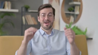 Başarıyı Kutlayan Genç Adam Portresi, Kazanan 