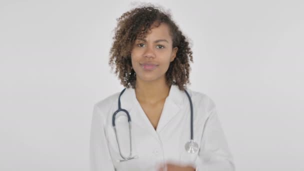 Call Gesture African Lady Doctor White Background — Stock Video