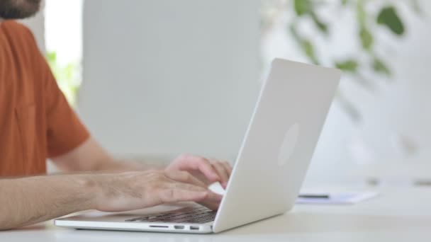Close Creative Young Man Typing Laptop Keyboard — 图库视频影像