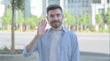 Online Video Chat by Talking Man 
