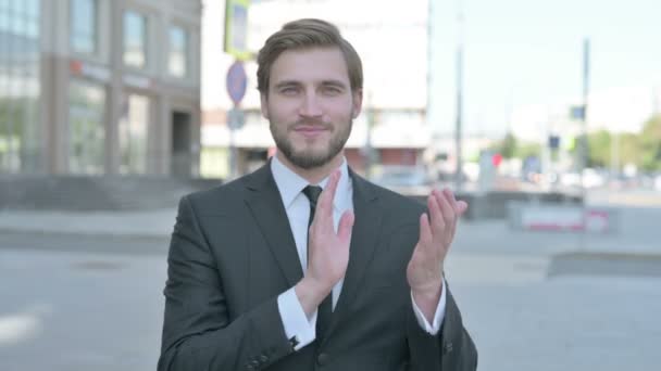 Businessman Clapping Appreciation Outdoor — Video