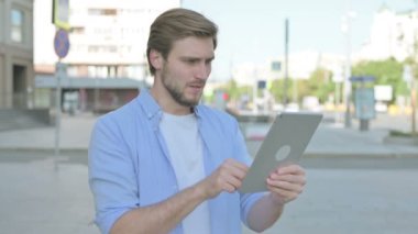 Tablet 'te Kaybolan Orta Çağ Adamı' nın Tepkisi