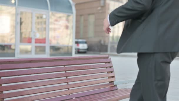 Middle Aged Businessman Coming Sitting Bench Opening Laptop — Vídeo de Stock