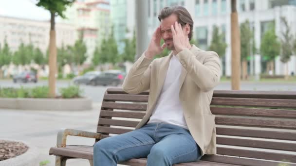Man Headache Sitting Bench — Stockvideo
