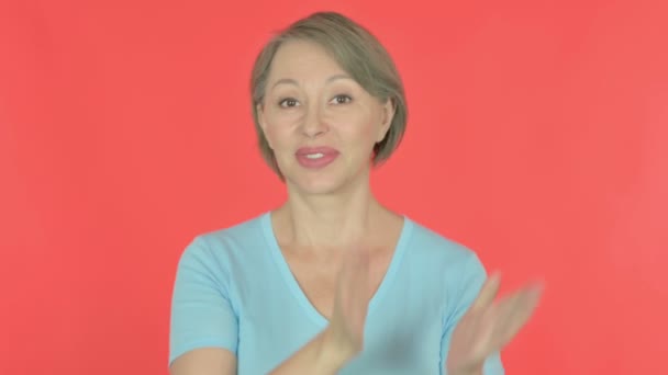 Senior Old Woman Clapping Applauding Red Background — Video Stock
