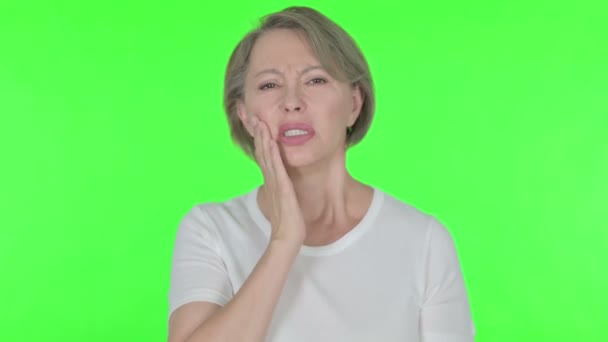 Senior Old Woman Shoulder Pain Green Background — Stockvideo