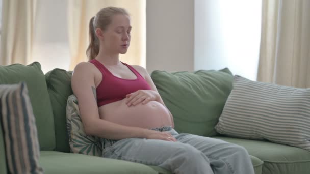 Pregnant Young Woman Standing Leaving Room — Wideo stockowe