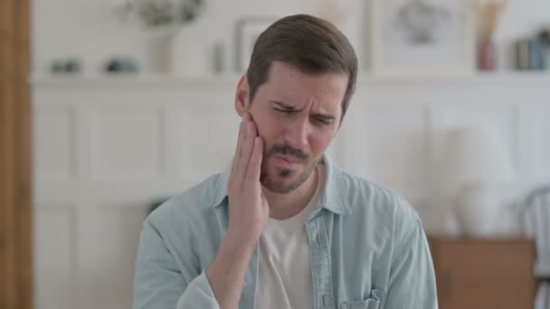 Portrait Sick Casual Man Having Toothache — Vídeo de stock