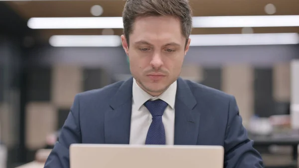 Portrait Young Businessman Working Laptop — Stock Photo, Image
