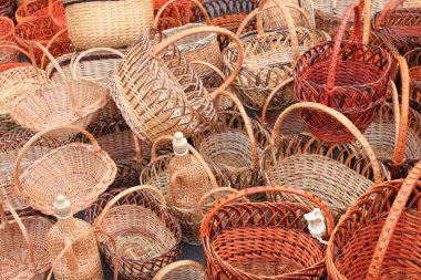 çok güzel hasır sepetleri