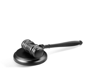 Yargıcın tokmağı beyaz arka planda, adaletin sembolü olarak tokmağı, tokmağı olan hukukun üstünlüğü ve tokmağı olan adaleti izole etti.