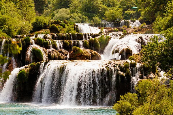 Kaskády, vodopády, národní park krka, Chorvatsko — Stock fotografie