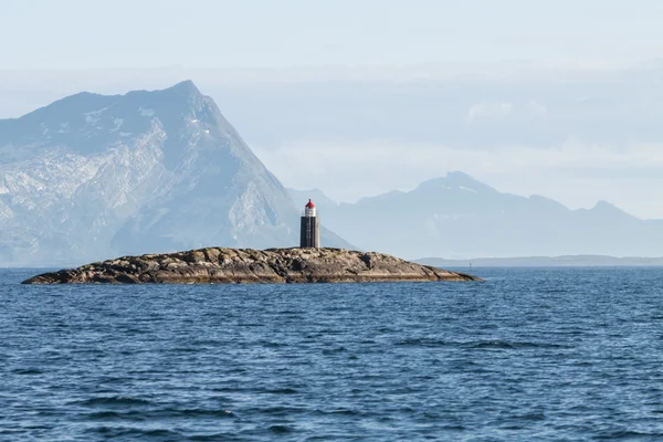 在挪威北部的一座灯塔 免版税图库照片