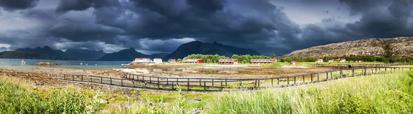 Panoramic shot of the village Tarnvika in Northern Norway during — Stock Photo, Image
