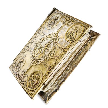 Beyaz arka planda izole edilmiş eski bir kitap. İncilName