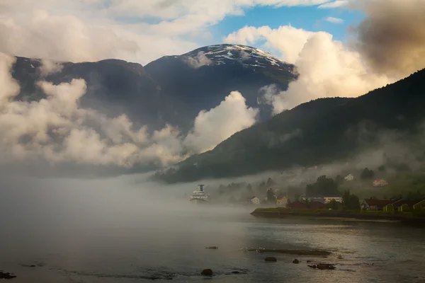 Вид на море в Норвегии — стоковое фото