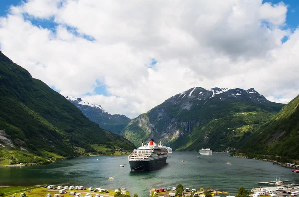 Widok na fiord geiranger, Norwegia — Zdjęcie stockowe