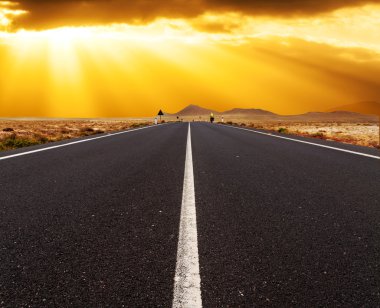 yol boyunca günbatımı