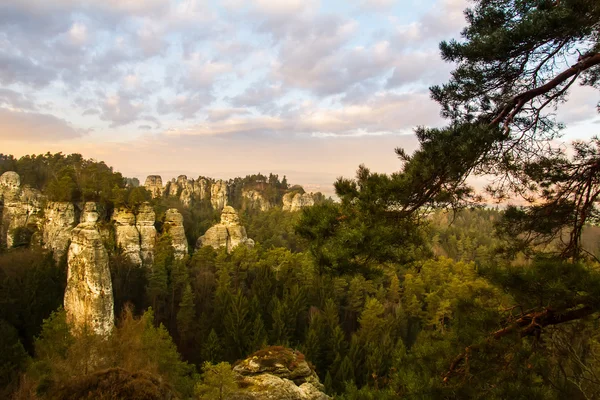 ボヘミアの楽園は、hdr の砂岩岩 — ストック写真