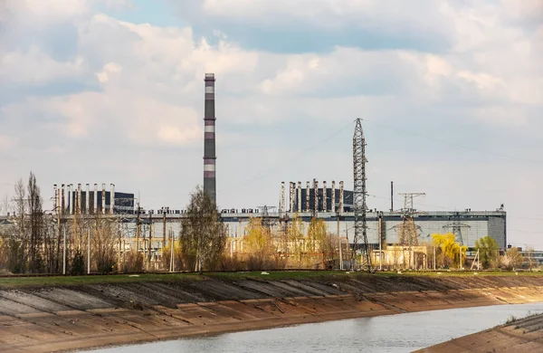 Четвертий блок Чорнобильської АЕС з новим прихистком — стокове фото