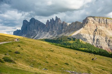 Sonbahar Geisler veya Odle dağ Dolomites Grup, Val di Funes