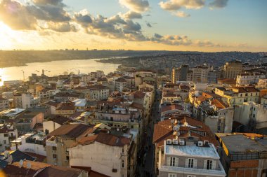 İstanbul Havacılık Günbatımı Panoraması 'ndan Altın Boynuz ve Galata ilçesine