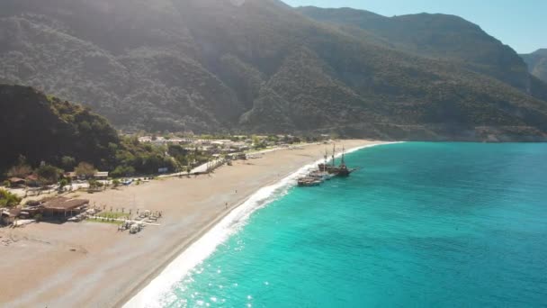 Aereo drone vista Oludeniz spiaggia Turchia costo mediterraneo — Video Stock