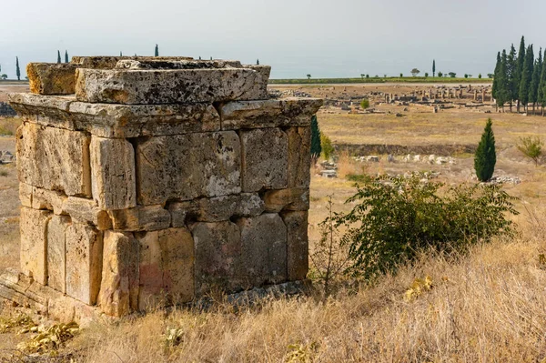 Hierapolis antigua ciudad ruinas Pamukkale Turquía. Patrimonio de la Humanidad UNESCO — Foto de Stock