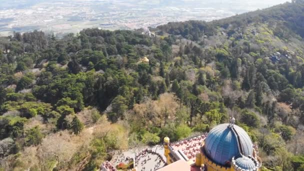 4K Vista aérea del Palacio de Pena Sintra Lisboa Portugal UNESCO Patrimonio de la Humanidad — Vídeo de stock