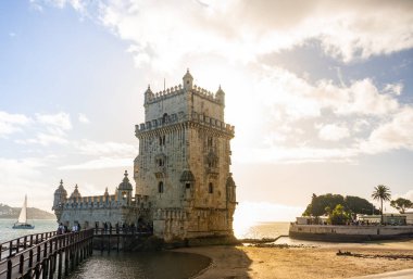 Lizbon 'daki Belem Kulesi, yaz günü.
