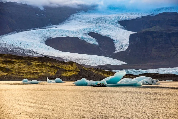 Ledovec a ledovce ve Fjallsarlonu Ledová laguna, Island — Stock fotografie