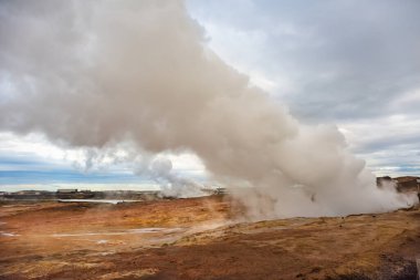 Gunnuhver Kaplıcaları buharlı muhteşem bir manzara. İzlanda, Reykjanes