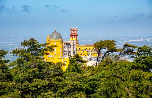 Palacio de Pena en el Parque Nacional de Sintra Portugal — Foto de Stock