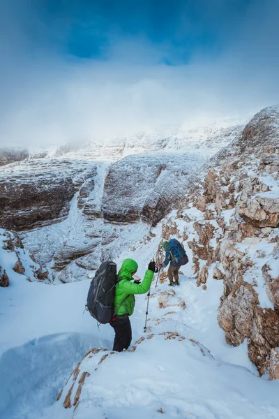 One Sporty Woman Hiking Hight Snow Mountains Dolomites Italy Extreme — Stockfoto