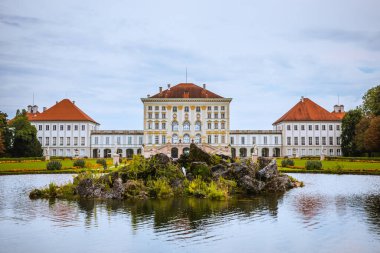 Park Münih Bavyera Almanya ile Nymphenburg Sarayı