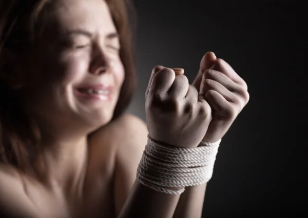 Donna vittima di violenza domestica — Foto Stock