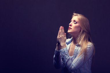 dua eden kadın