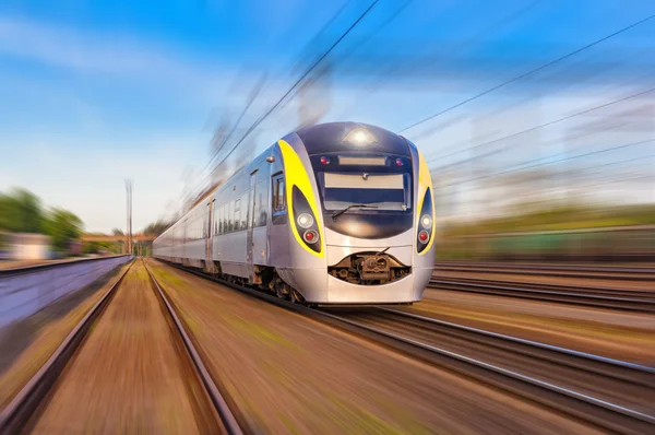 Tren de velocidad moderno — Foto de Stock