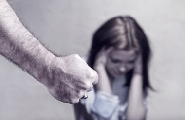 Aile içi şiddet mağduru kadın 