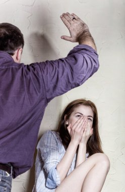 Aile içi şiddet mağduru kadın 