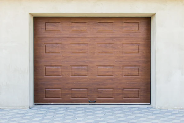 Puerta de garaje marrón —  Fotos de Stock
