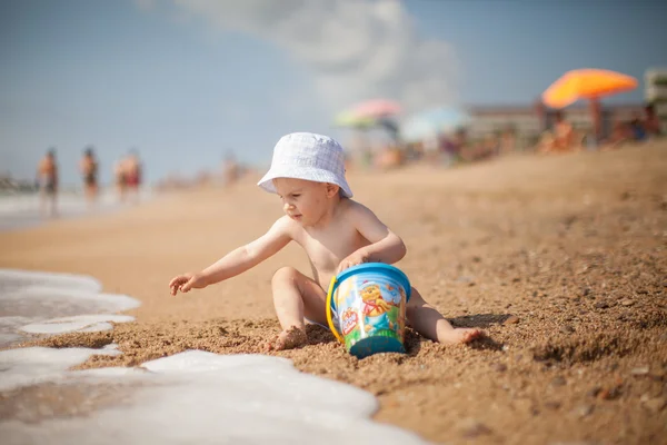 Niño en la playa