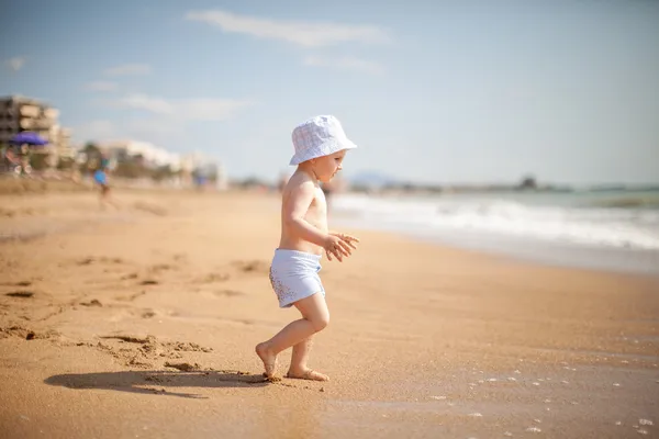 Niño en la playa