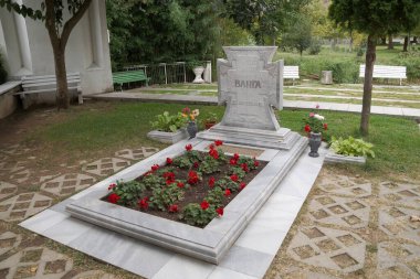 Rupite, Bulgaristan - 29 Eylül 2021: Bulgar kahin Baba Vanga 'nın mezarı