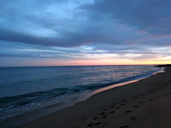 Dramatyczny Burzliwy Zachód Słońca Nad Horyzontem Morskim Krajobraz Morski — Zdjęcie stockowe