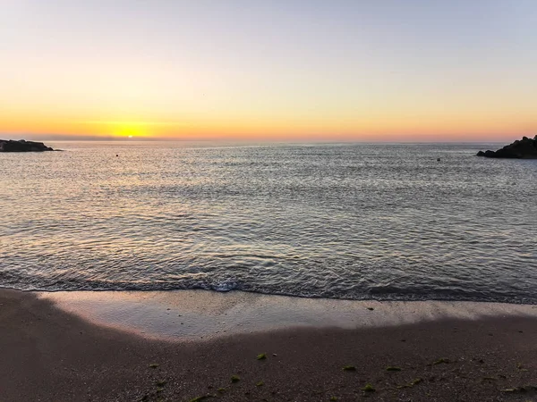 Mistisk Solnedgång Vid Svarta Havets Strand Orange Himmel Magiskt Vatten — Stockfoto