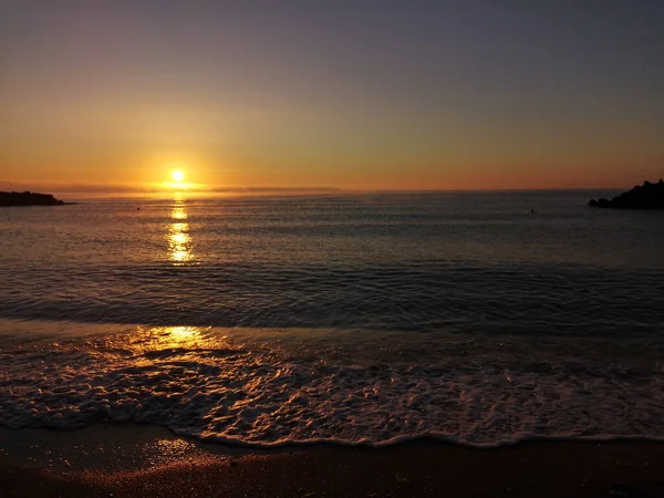 Tramonto Mistico Sulla Riva Del Mar Nero Cielo Arancione Acqua — Foto Stock