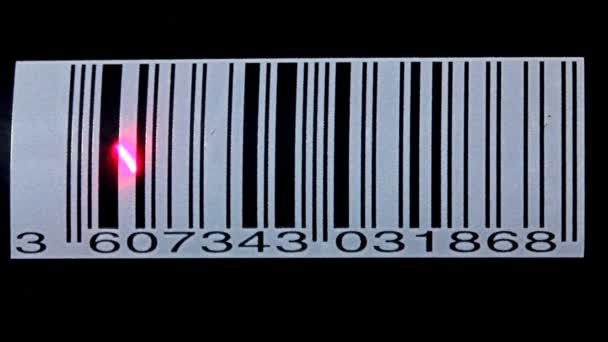 Scannen van een barcode — Stockvideo