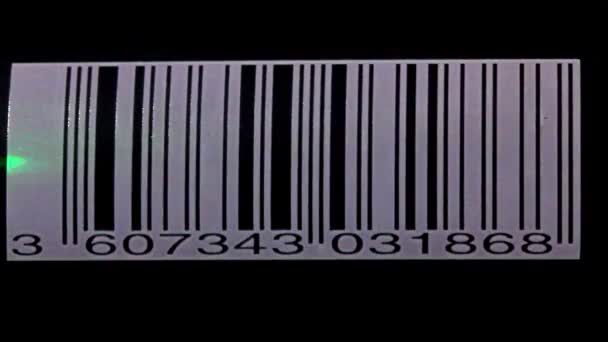 Digitalização de um código de barras — Vídeo de Stock