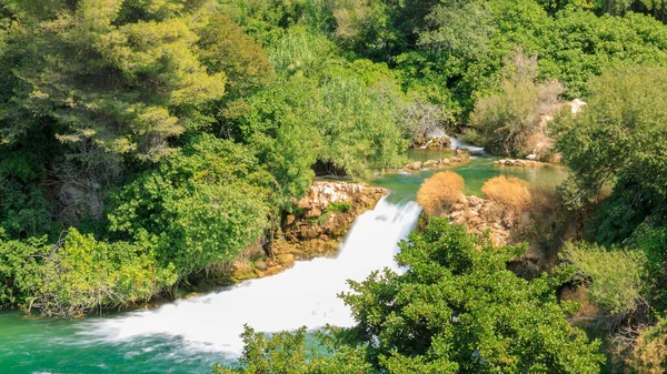 Azure Waterfall Surrounded Emerald Greenery Taken Summer Day Croatia — Stock Photo, Image
